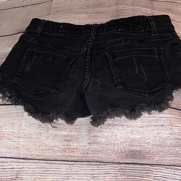 EUC- COTTON ON BLACK DENIM DISTRESSED SHORTS SZ 6 - Picture 5 of 8